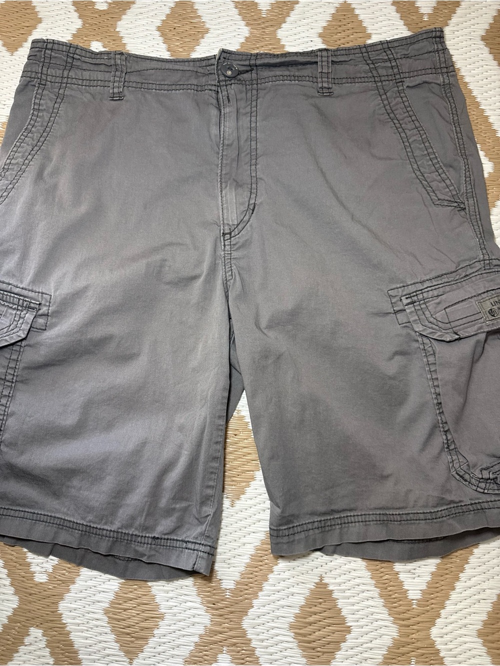 UNIONBAY Men's Charcoal Gray Cargo Shorts